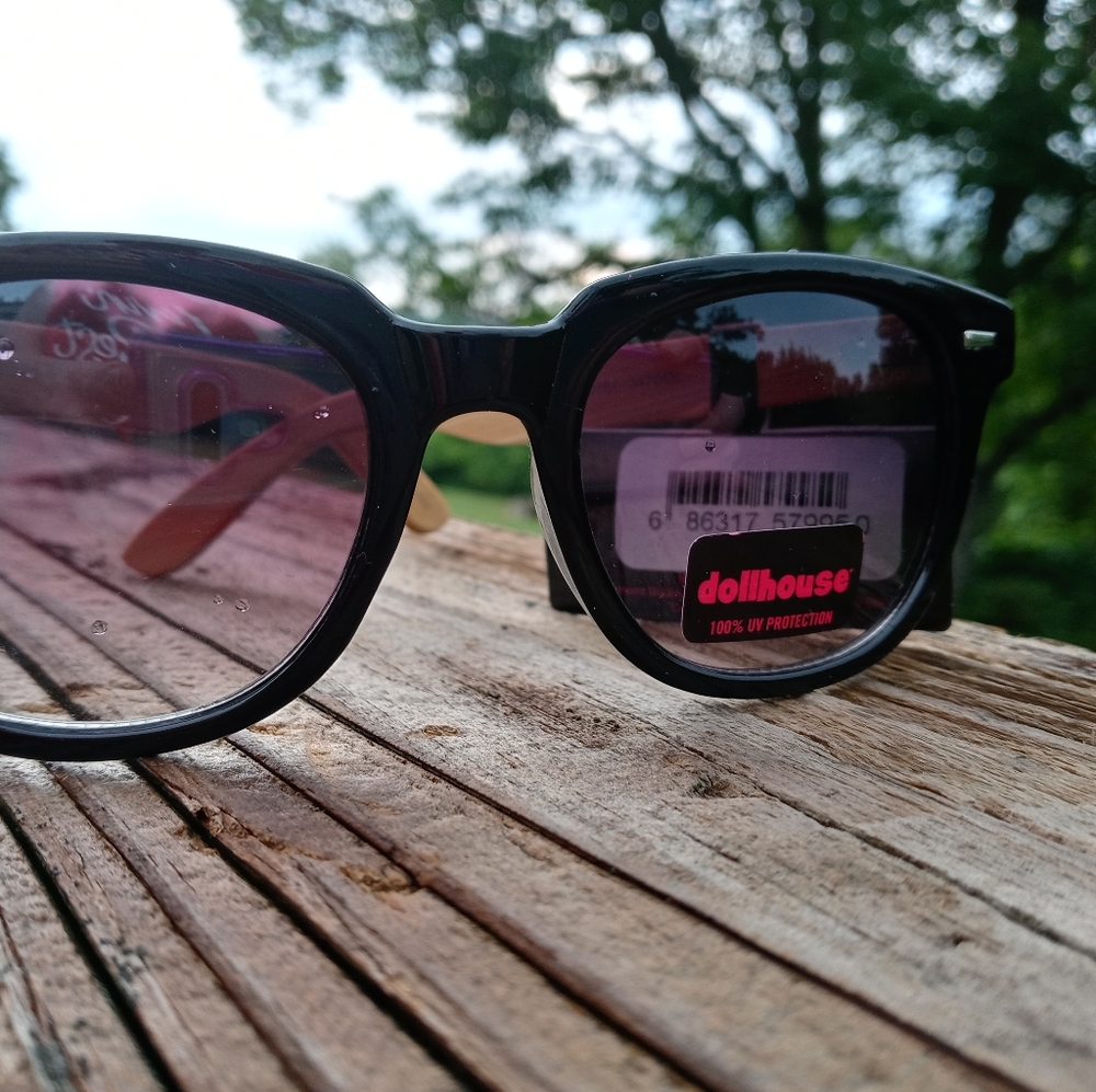 Wayfarer sunglasses byDollhouse